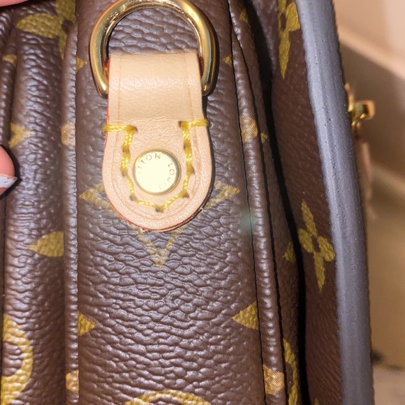 LV Pochette Métis - Picture 14 of 15